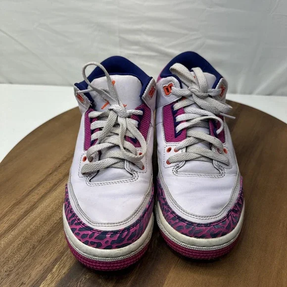 Air Jordan 3 Retro Size 5 Y 441140-500 Barely Grape/Fire Pink - Picture 4 of 16